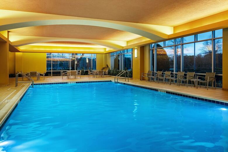 Embassy Suites Hampton Roads - Hotel Spa & Convention Cente