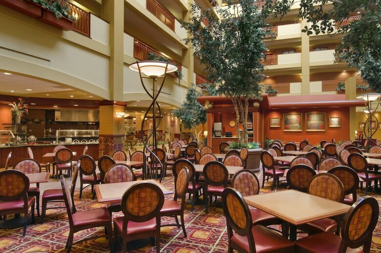 Embassy Suites Hampton Roads - Hotel Spa & Convention Cente