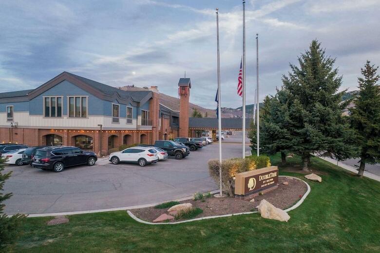 Yarrow Resort Hotel