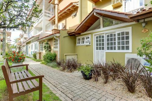 Villas Jurer� Residences