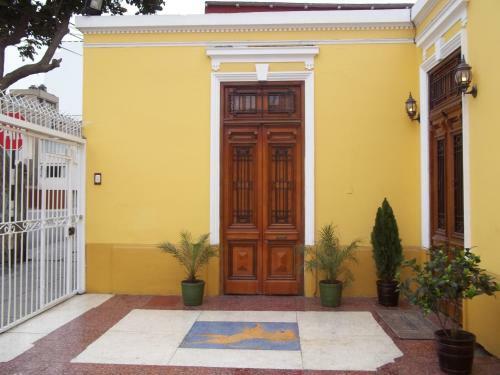 Residencial Miraflores B&B