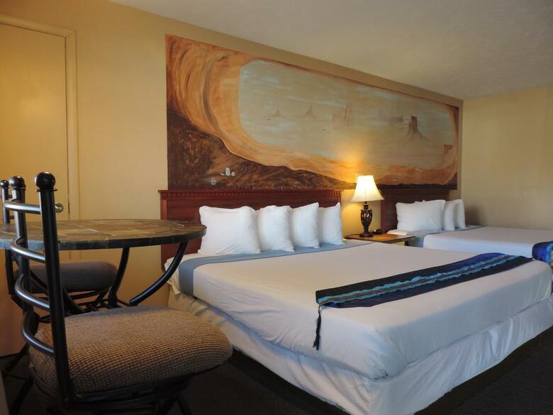 Hotel Rodeway Landmark Inn