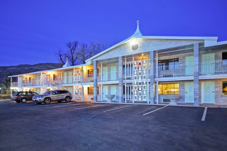 Hotel Rodeway Landmark Inn