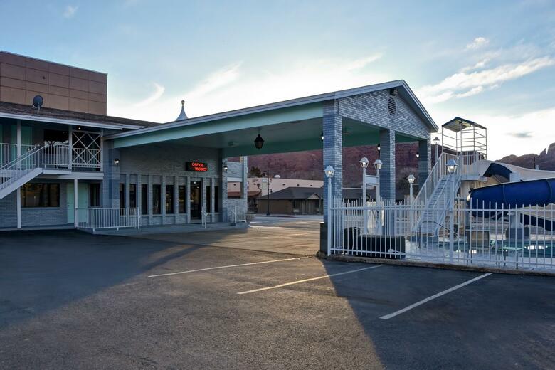 Hotel Rodeway Landmark Inn