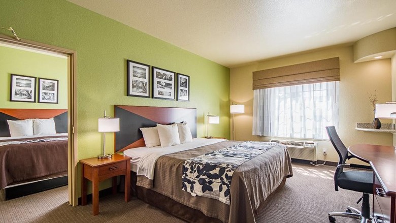Hotel Sleep Inn & Suites
