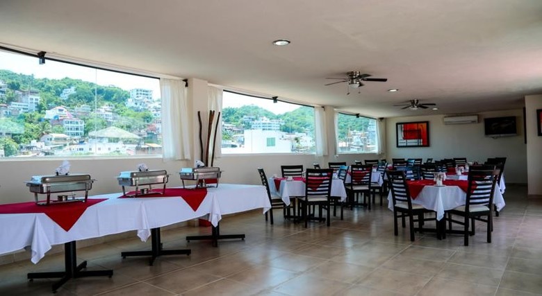 Hotel Portonovo Plaza