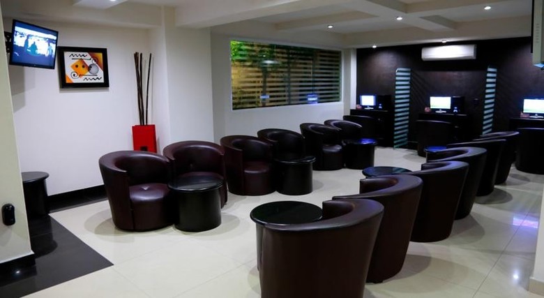 Hotel Portonovo Plaza