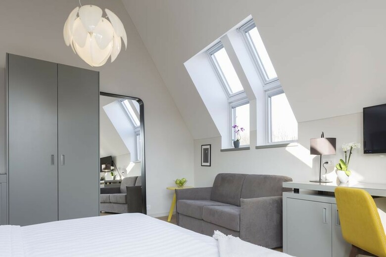 Livris Hotel