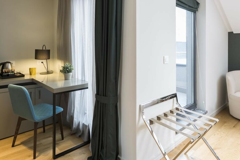 Livris Hotel
