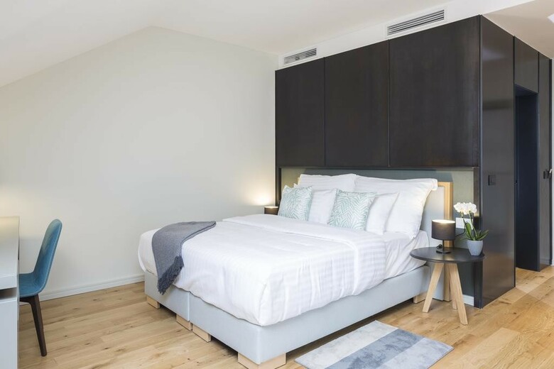 Livris Hotel