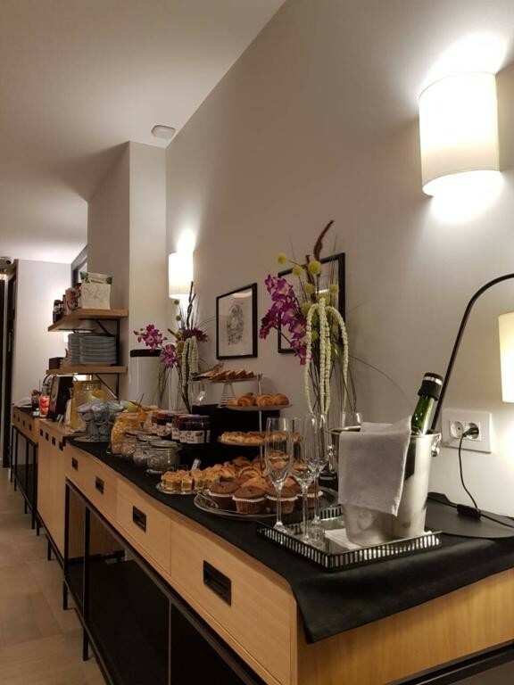 Livris Hotel