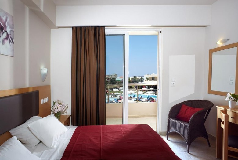 Hotel Emerald Studio And Apartments