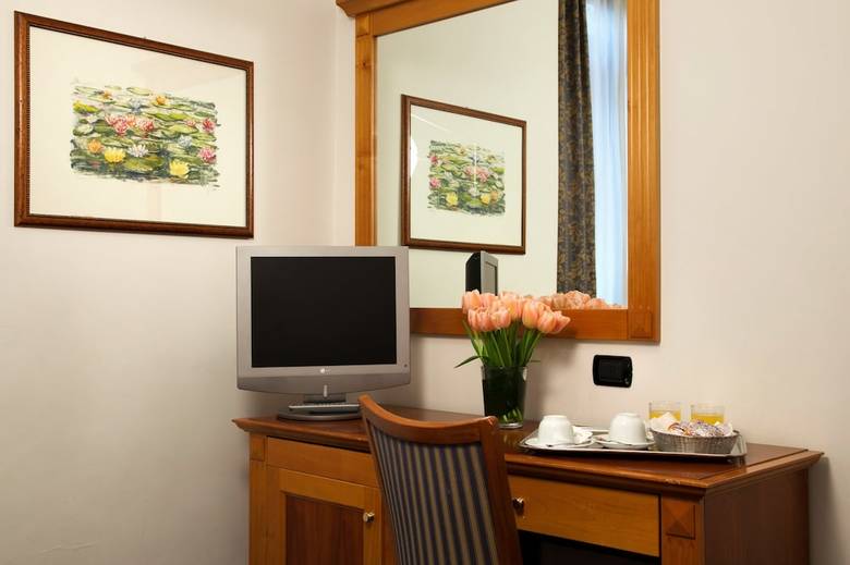 Hotel Diplomatic