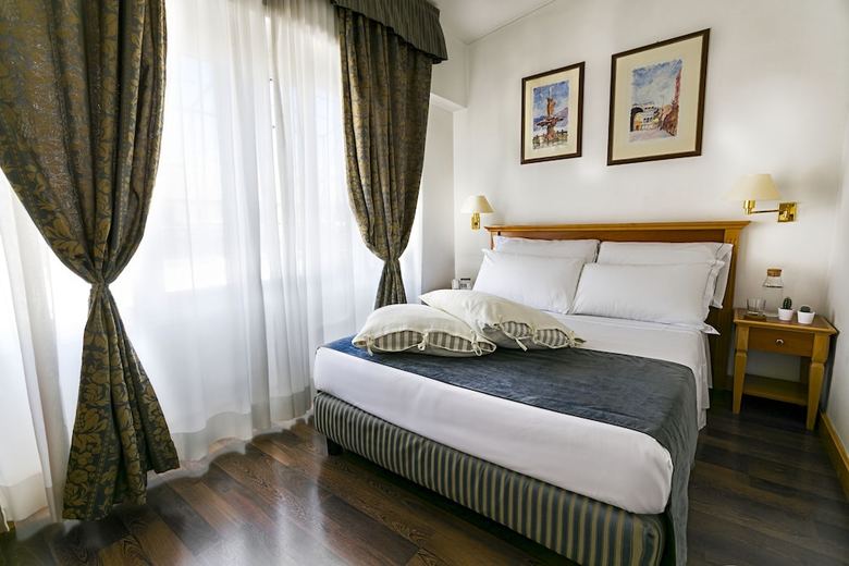 Hotel Diplomatic