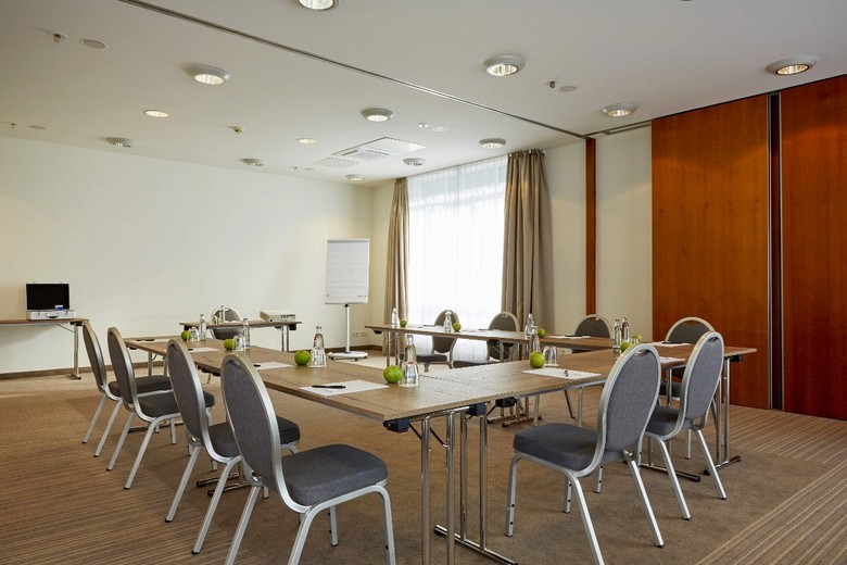 Hotel H+ Stuttgart Herrenberg