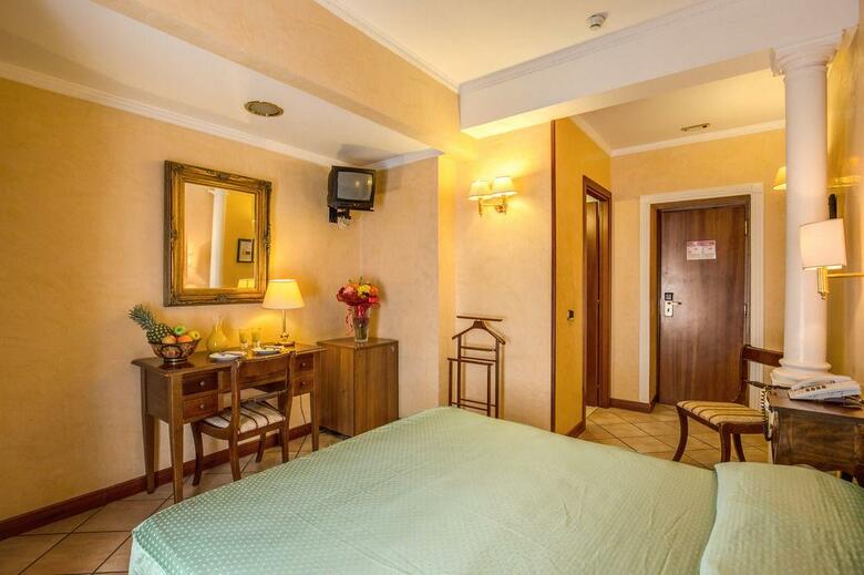 Hotel Montreal