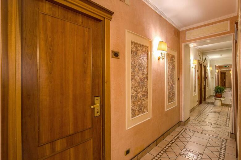 Hotel Montreal