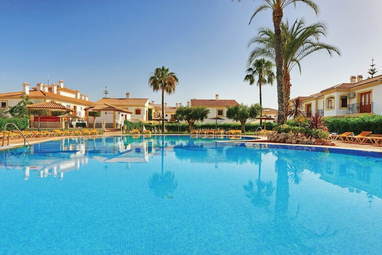 Apartamentos Infiniti Beach Resort