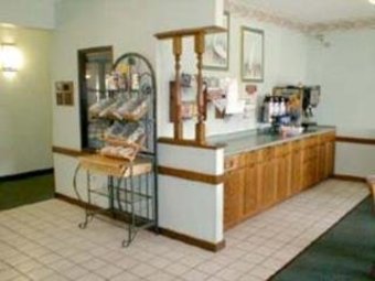 Hotel Econo Lodge East