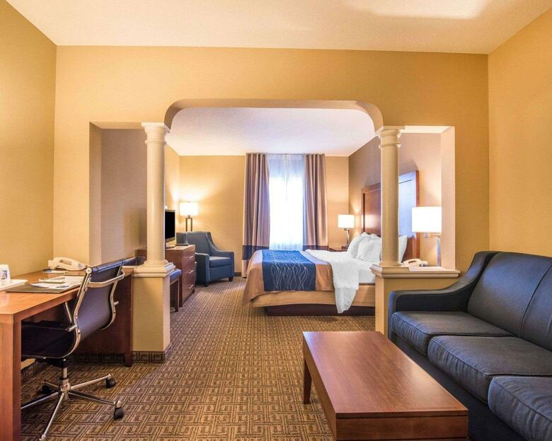 Hotel Comfort Inn & Suites