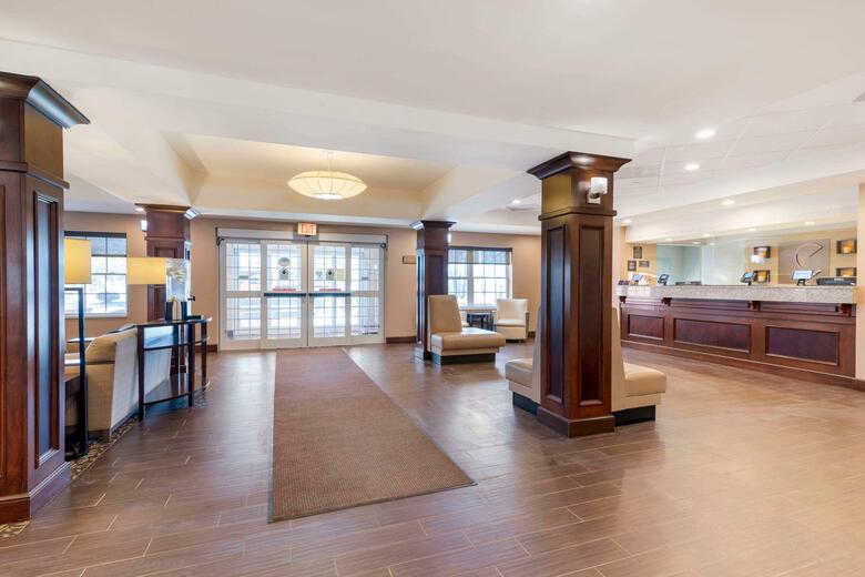 Hotel Comfort Inn & Suites