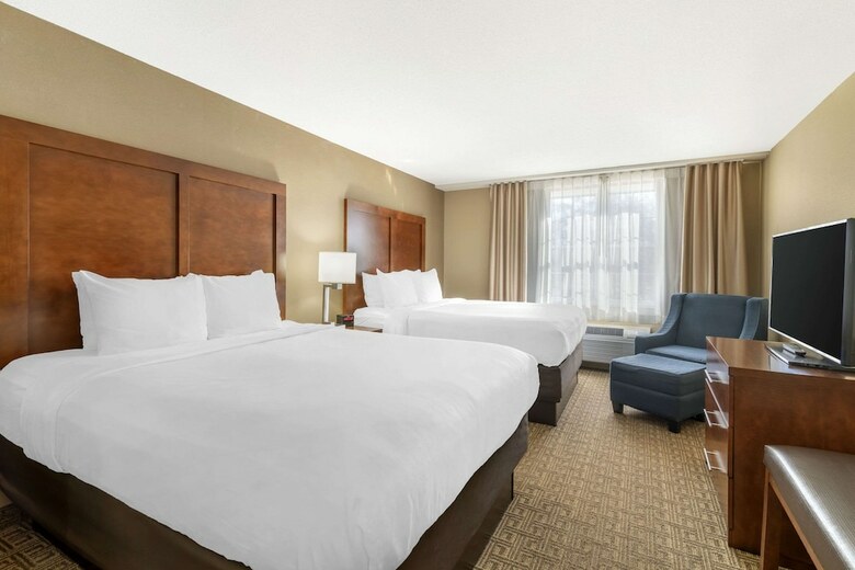 Hotel Comfort Inn & Suites