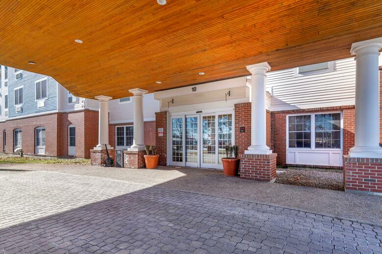 Hotel Comfort Inn & Suites