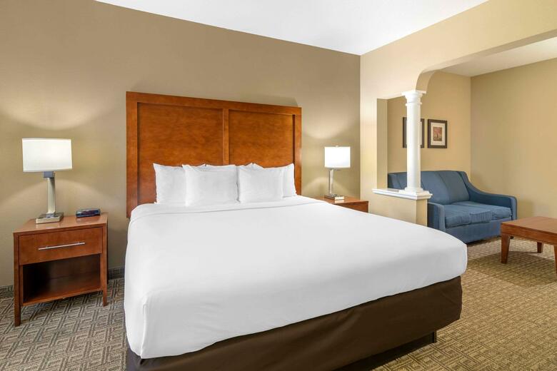 Hotel Comfort Inn & Suites