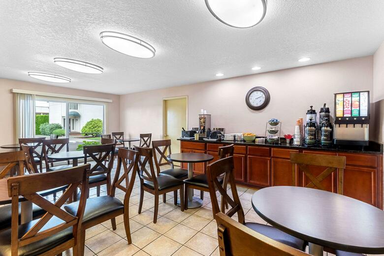 Hotel Quality Inn And Suites