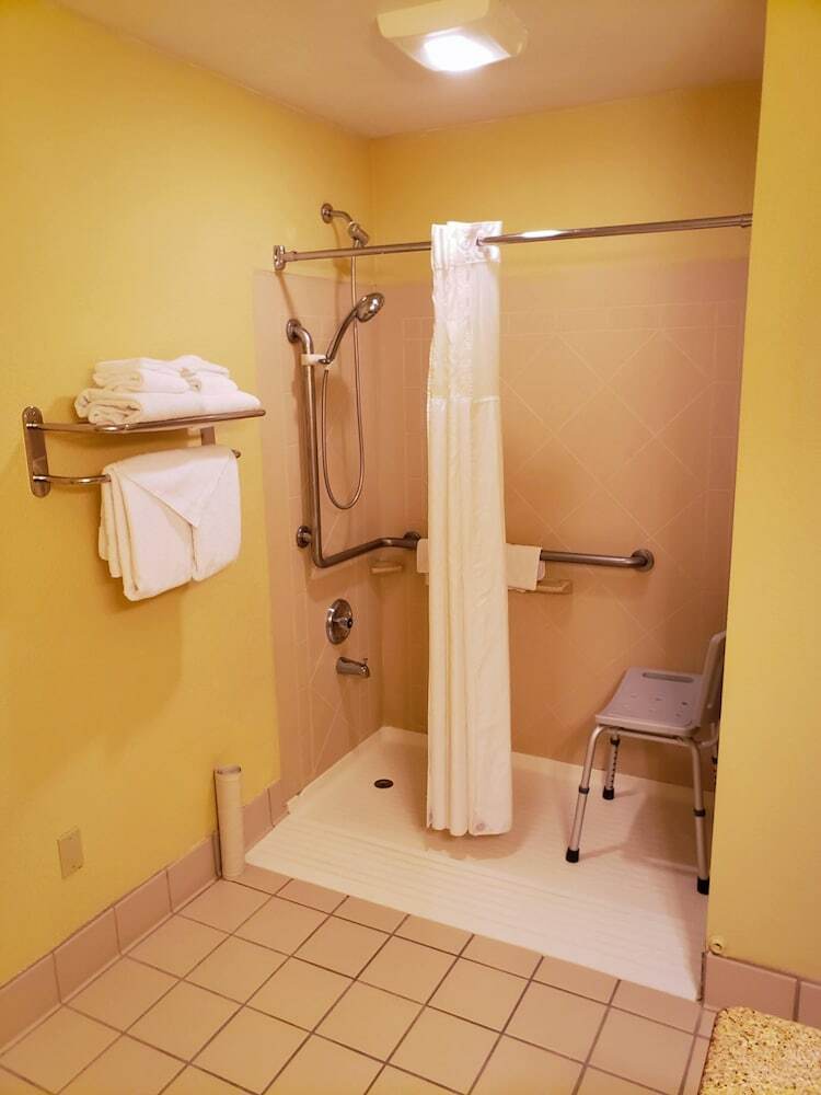 Hotel Quality Inn And Suites
