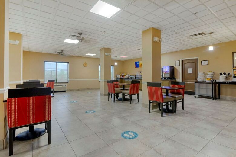 Hotel Comfort Suites Savannah North
