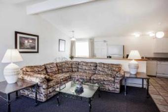 Hotel Quality Inn & Suites