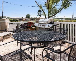Hotel Quality Inn & Suites