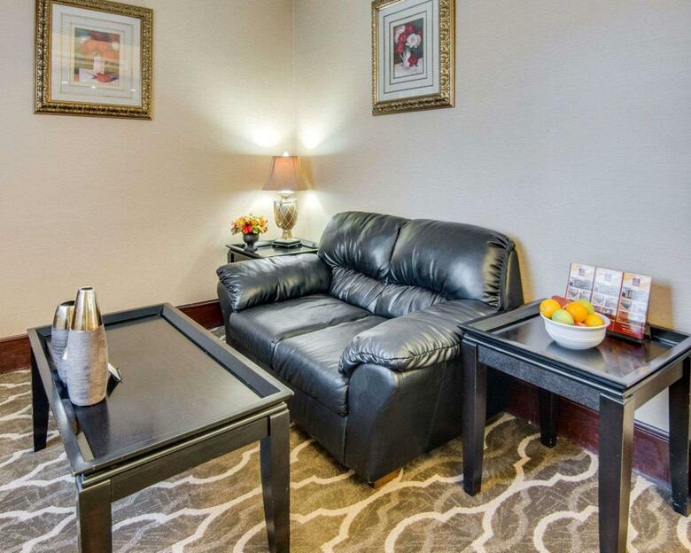 Hotel Comfort Suites
