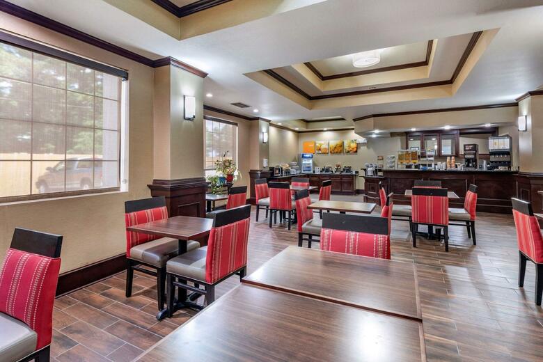 Hotel Comfort Suites
