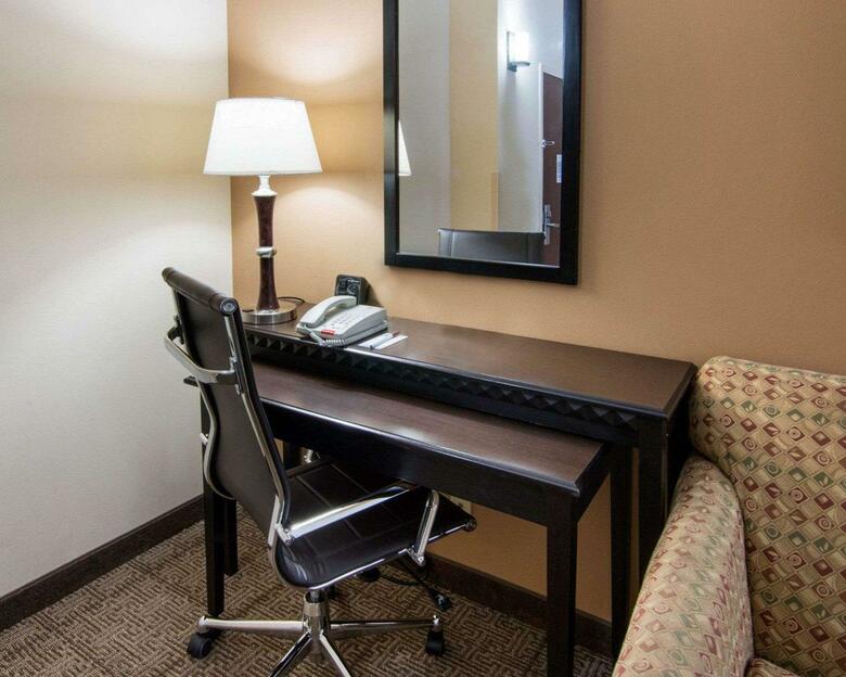 Hotel Comfort Suites