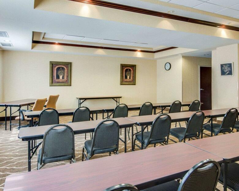 Hotel Comfort Suites