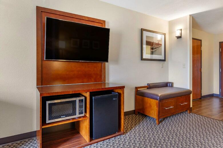 Hotel Comfort Suites (escanaba)