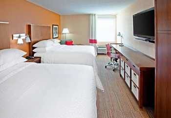 Hotel Clarion Inn & Suites