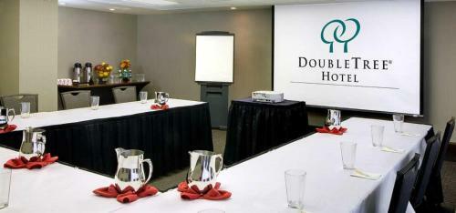 Hotel Doubletree By Hilton Cleveland Downtown Lakeside