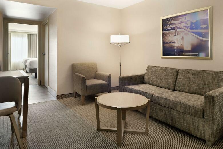 Hotel Embassy Suites Cleveland - Rockside