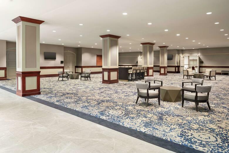 Hotel Embassy Suites Cleveland - Rockside