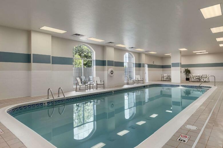 Hotel Embassy Suites Cleveland - Rockside