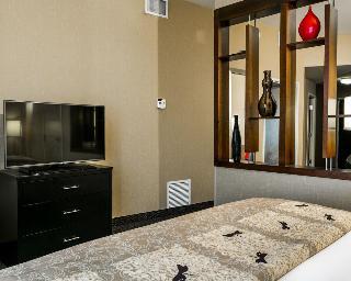 Hotel Cambria Suites