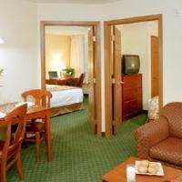 Hotel Towneplace Suites By Marriott Detroit Dearborn
