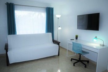 Hotel Horizon By The Sea Inn