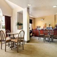 Hotel Microtel Inn & Suites
