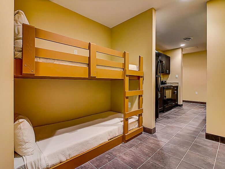 Hotel Resort At Governor's Crossing