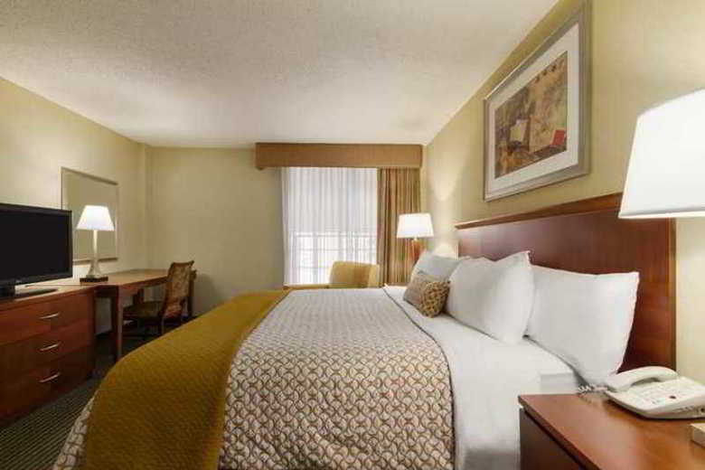 Hotel Embassy Suites Winston - Salem