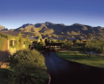 Hotel Lodge At Ventana Canyon